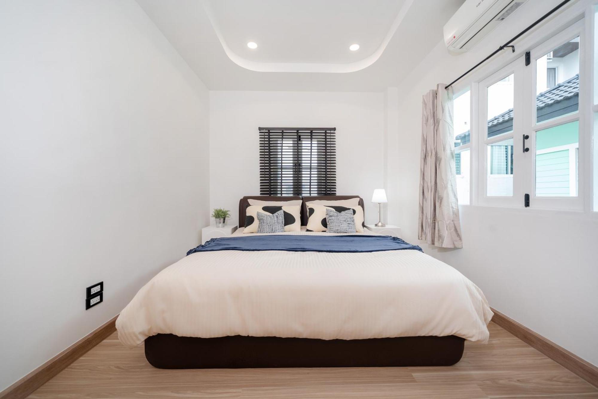 4 Bedroom W Jacuzzi At Villa Patong