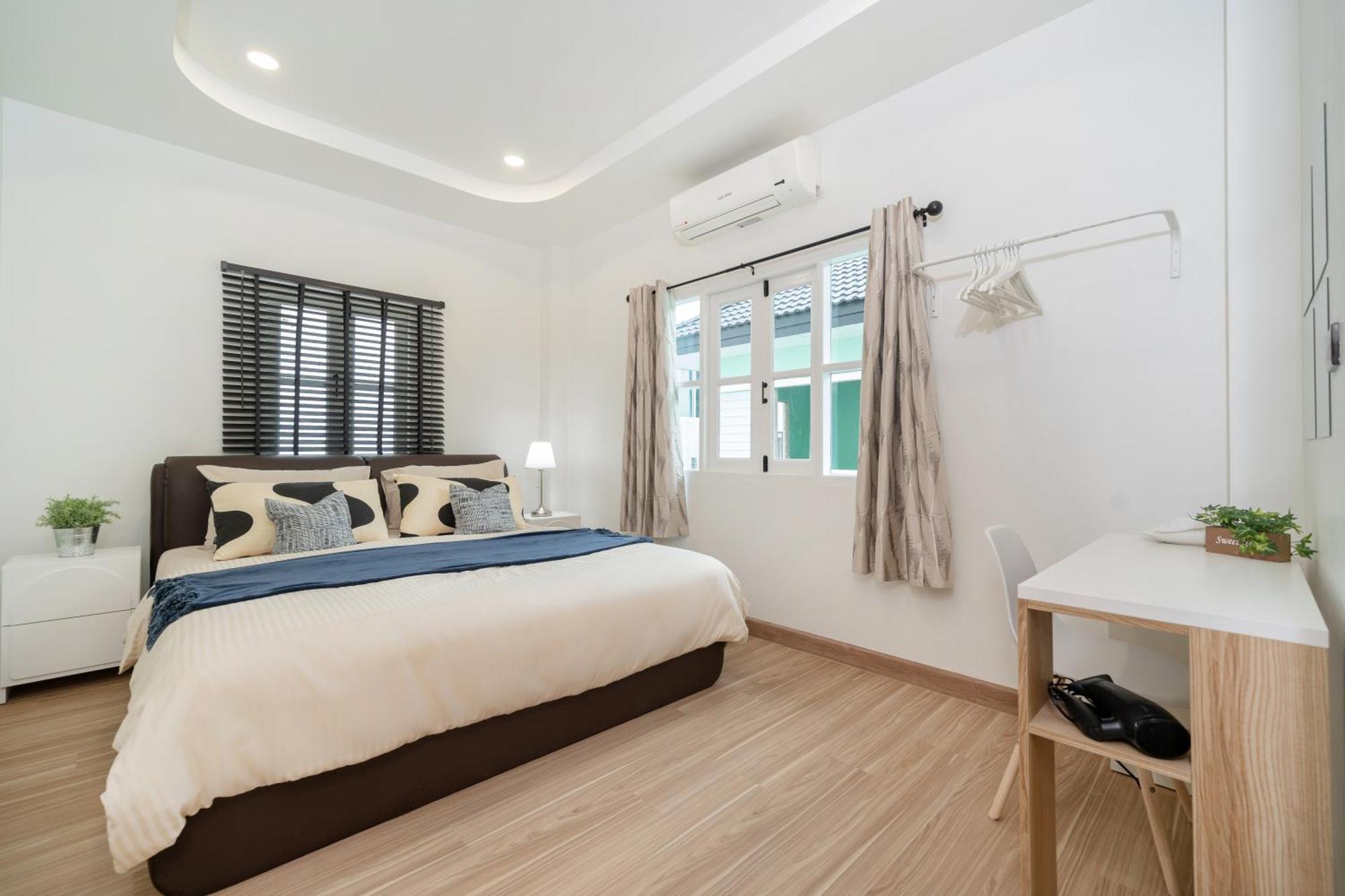 Villa 4 Bedroom W Jacuzzi At *